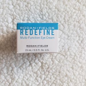 NWT Multi-Function Hydrating brightening eye cream